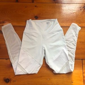White ALO Yoga leggings